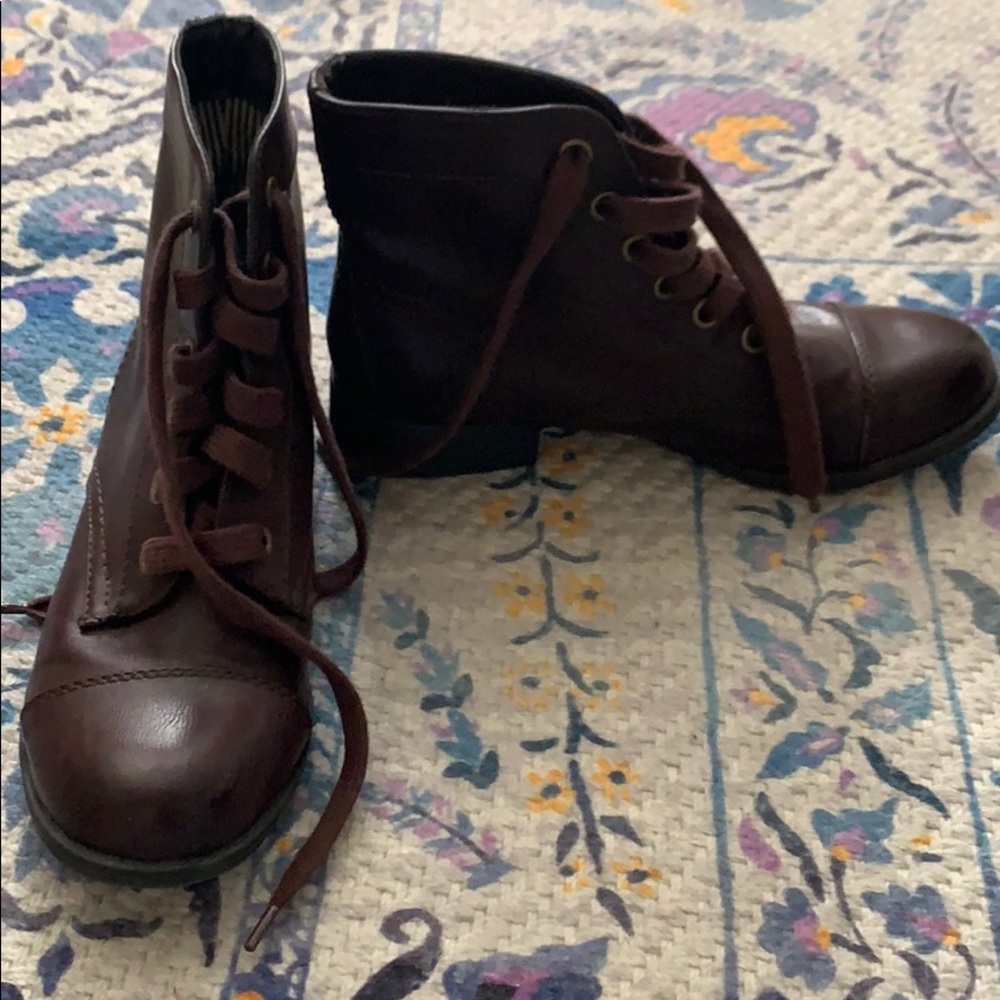 dark brown boots size 7 barely worn